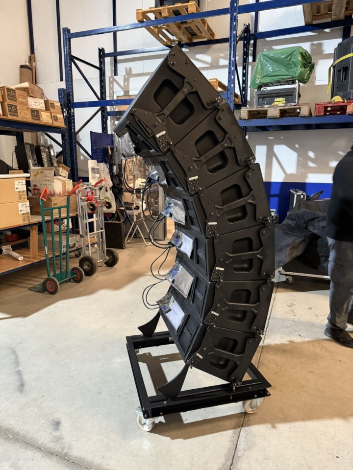 Equipo DAS Aero 12 Line Array muy cuidado