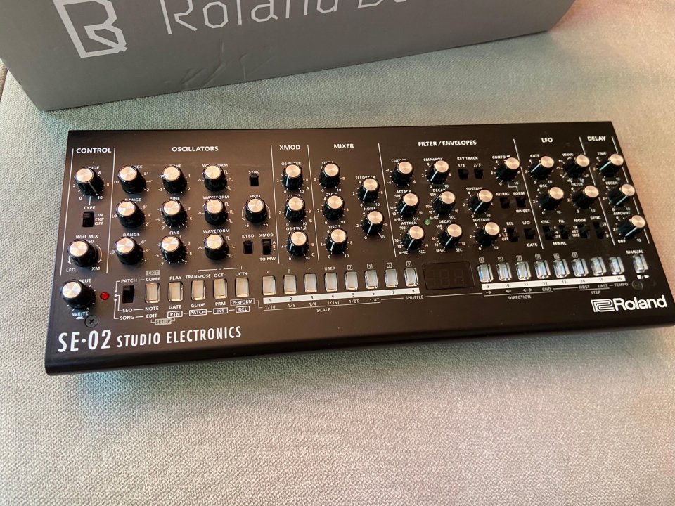 Roland Boutique SE 02