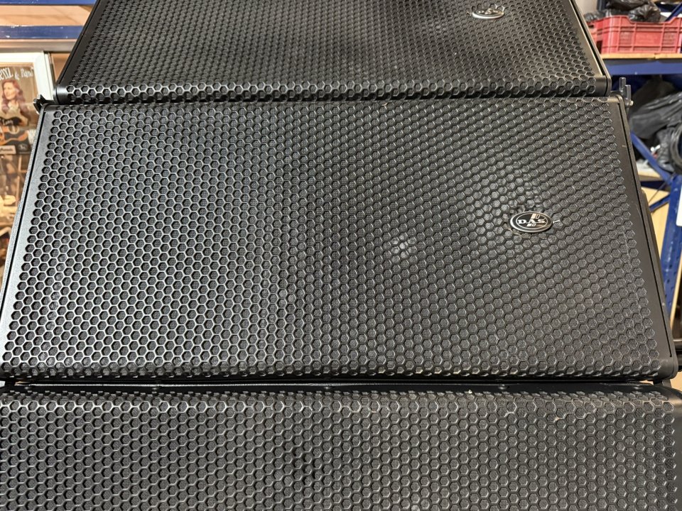 Equipo DAS Aero 12 Line Array muy cuidado