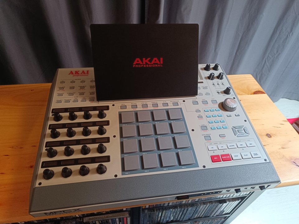 Akai MPC X SE de segunda mano · Foto 2 de 10 · Cantabria · 1250 €
