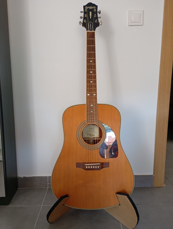 Guitarra Acústica Epiphone Masterbilt DR-500M de segunda mano · Foto 1 de 10 · Valencia · 450 €
