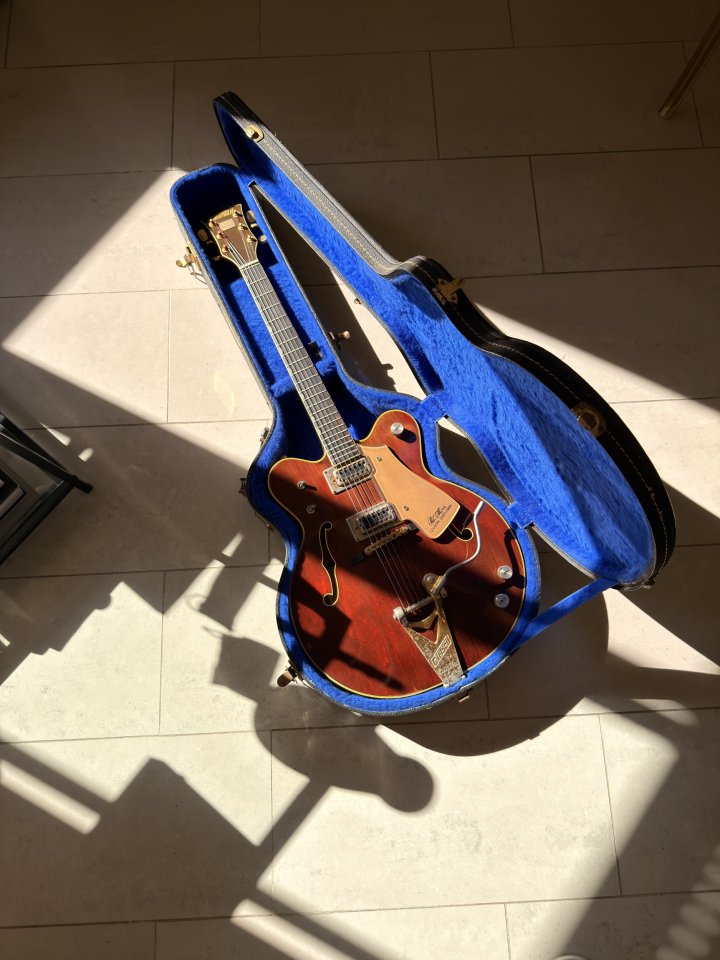 Gretsch Country Gentleman Chet Atkins 7670 de 1977 de segunda mano · Foto 10 de 10 · Málaga · 3400 €