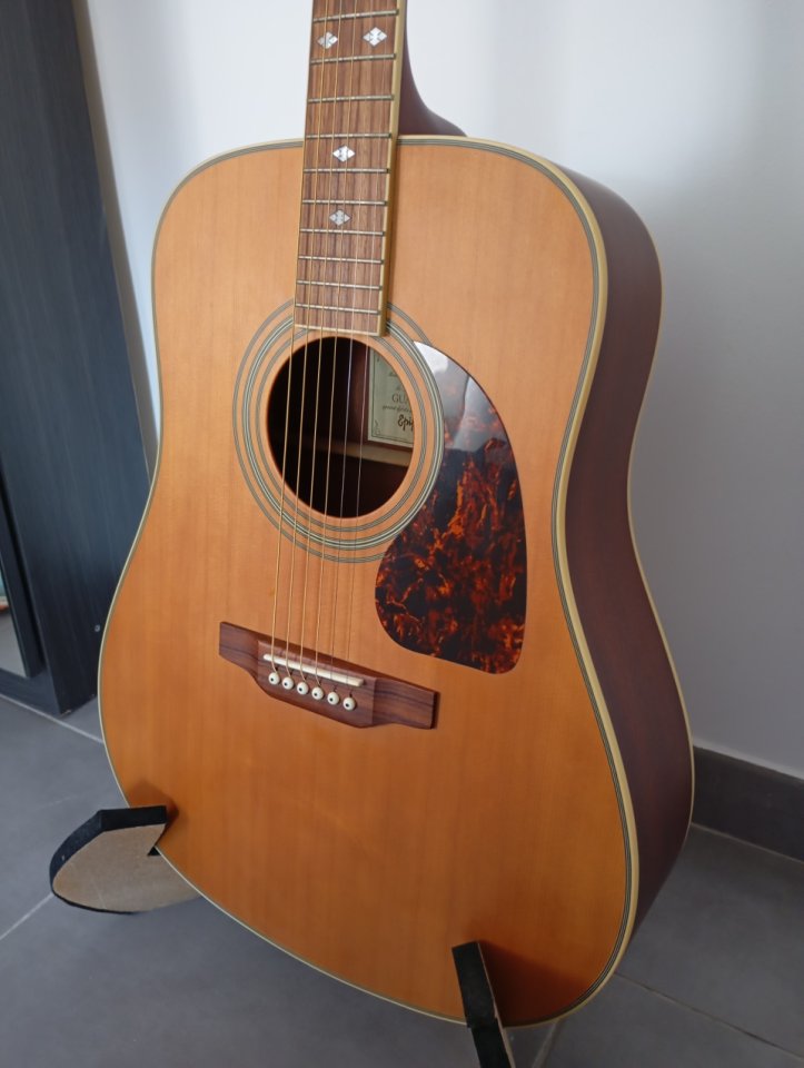 Guitarra Acústica Epiphone Masterbilt DR-500M de segunda mano · Foto 2 de 10 · Valencia · 450 €