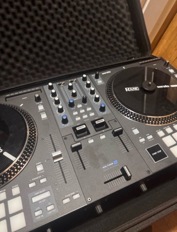 Rane one mk1 + Funda + Decksaver de segunda mano · Foto 3 de 5 · Huelva · 700 €