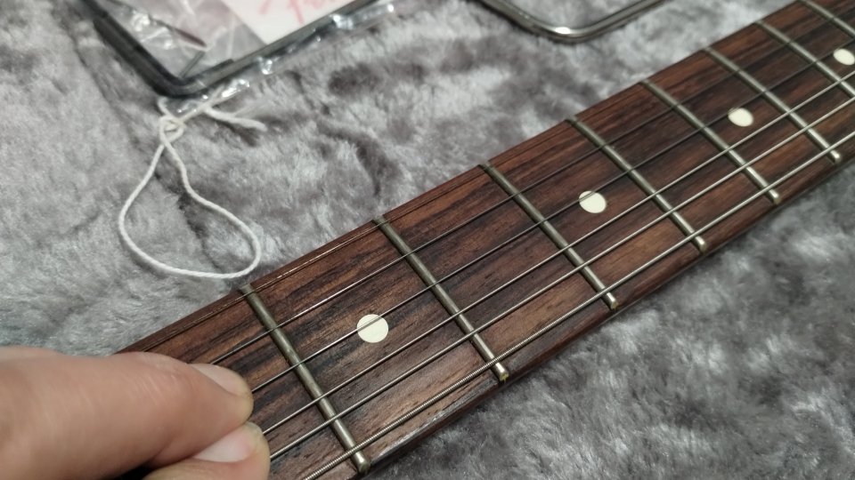 Guitarra eléctrica Fender Jazzmaster American Pro II  y case Fender Deluxe