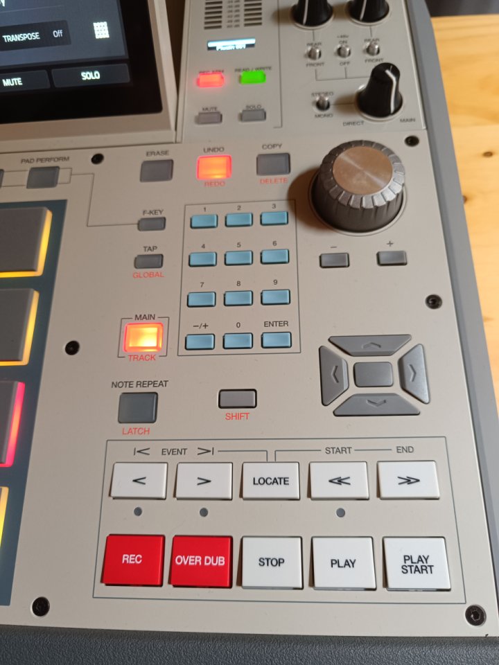 Akai MPC X SE de segunda mano · Foto 4 de 10 · Cantabria · 1250 €
