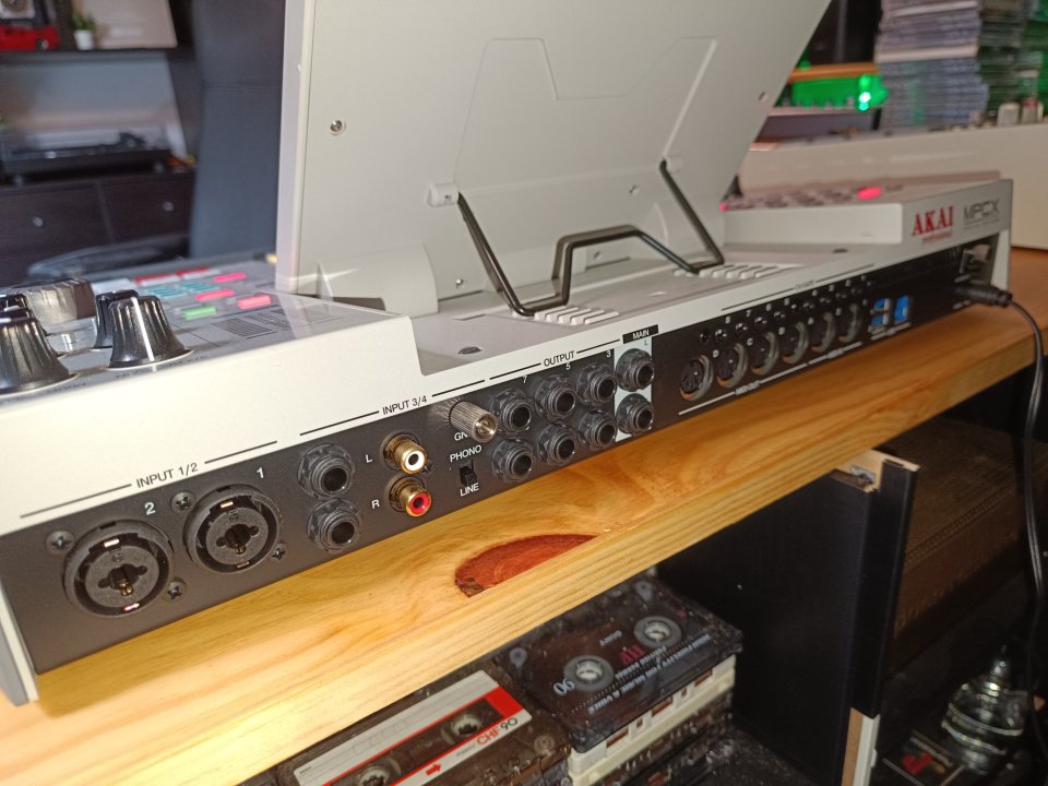 Akai MPC X SE de segunda mano · Foto 6 de 10 · Cantabria · 1250 €