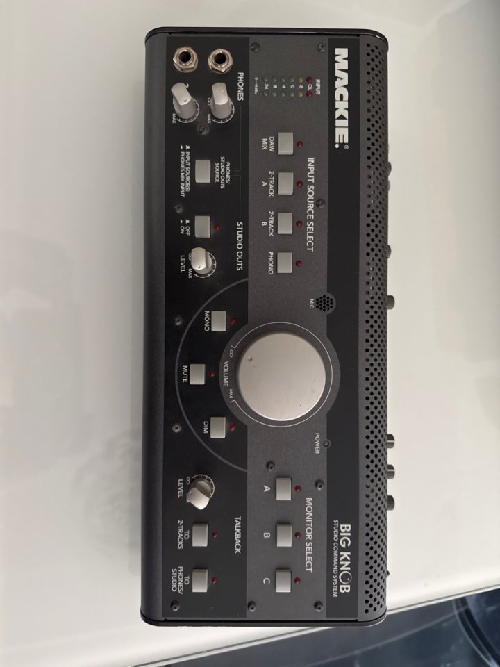 Mackie big knob de segunda mano · Foto 1 de 4 · Barcelona · 90 €