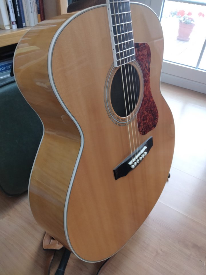 Guild F 250 E Deluxe Blonde de segunda mano · Foto 3 de 9 · Murcia · 500 €