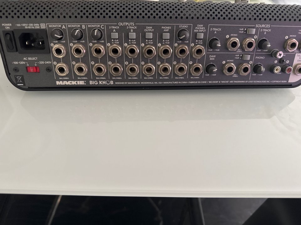 Mackie big knob de segunda mano · Foto 2 de 4 · Barcelona · 90 €