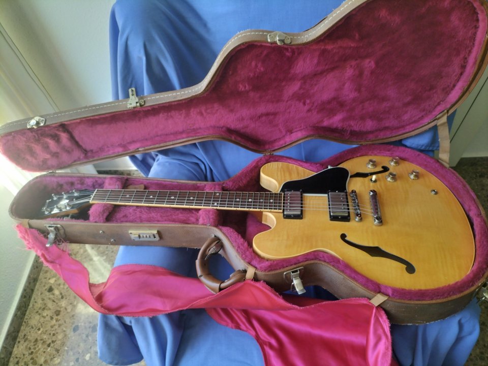 Gibson ES-335 Dot Figured 2001 de segunda mano · Foto 1 de 10 · Valencia · 2600 €