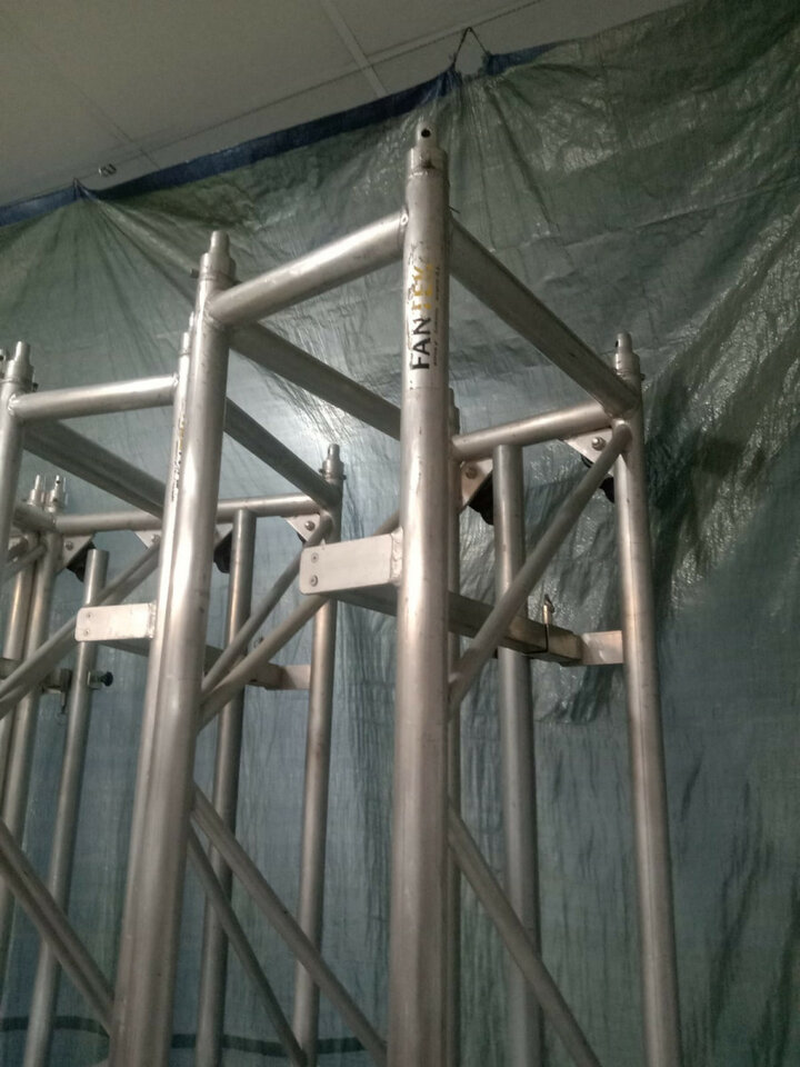 Truss Fantek de uso Privado.60 x 40 x 2,45 cm. largo.