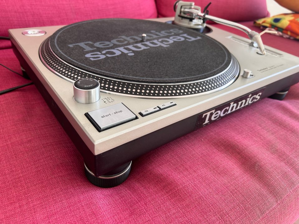 Plato vinilo Technics SL1200 MK5