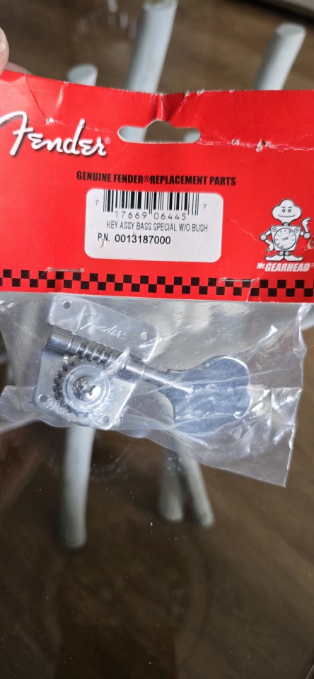 Clavijero bajo Fender