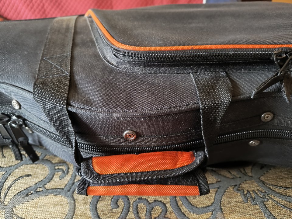 Estuche de Foam Ashton Arm2400gs con envío de segunda mano · Foto 5 de 7 · Sevilla · 52 €