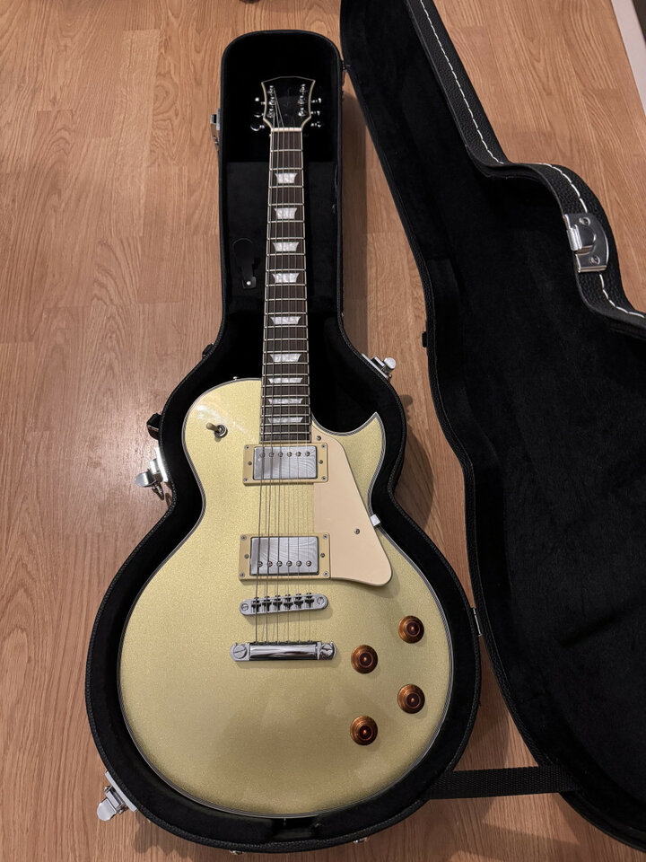 Sire LARRY CARLTON L7 Gold Top y estuche