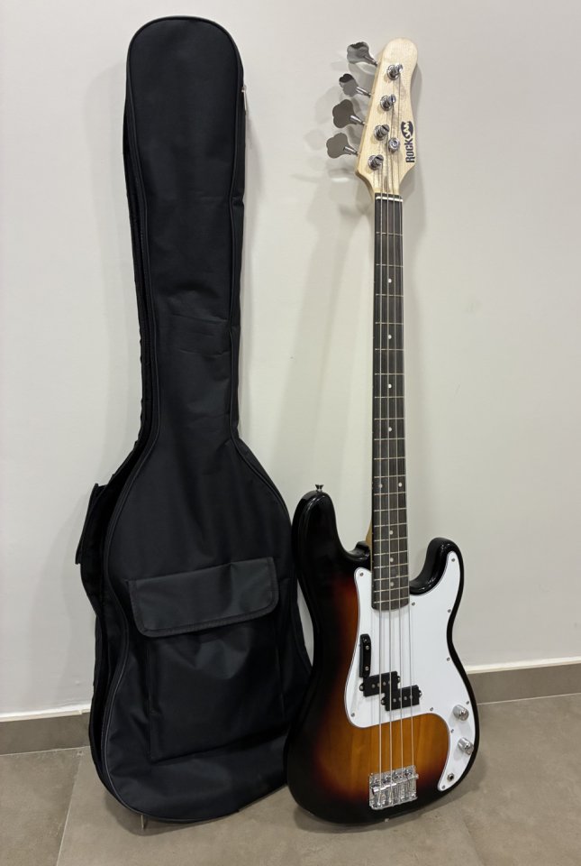 Bajo eléctrico de segunda mano · Foto 2 de 4 · Zaragoza · 120 €