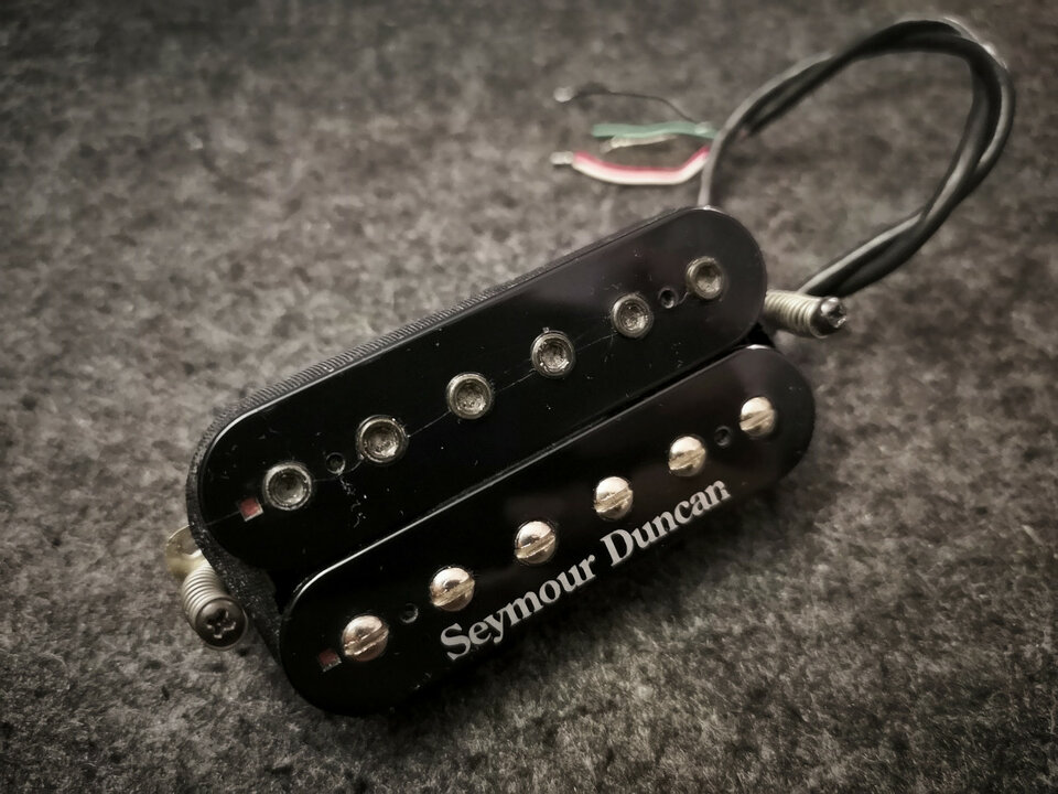 Pastillas Seymour Duncan: una TB-12 y una SCR-1N
