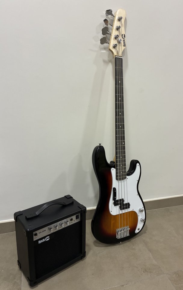 Bajo eléctrico de segunda mano · Foto 3 de 4 · Zaragoza · 120 €