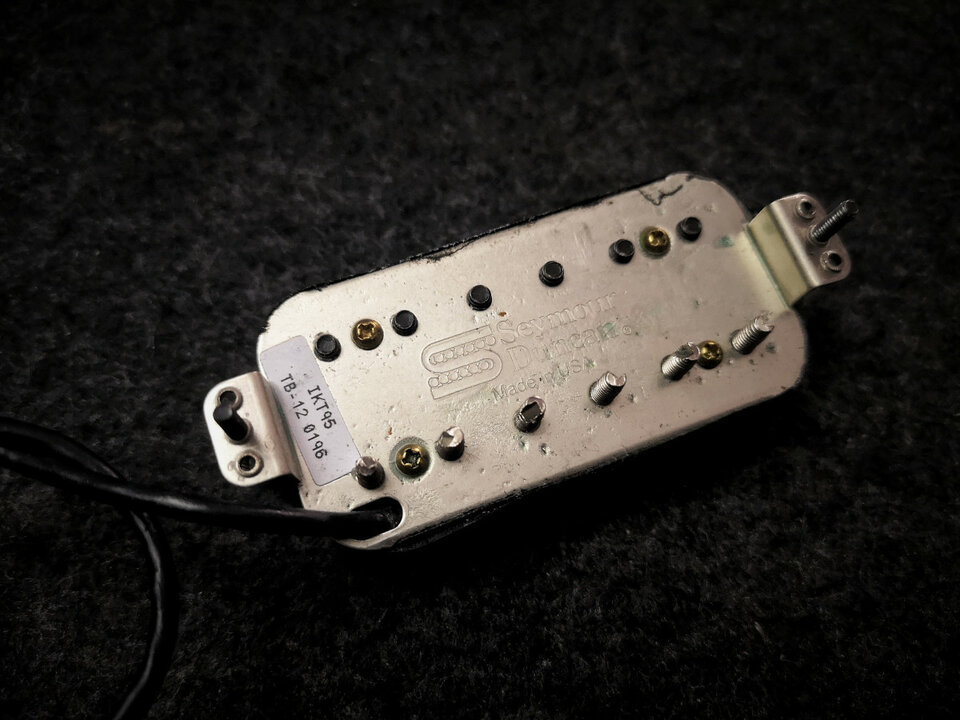 Pastillas Seymour Duncan: una TB-12 y una SCR-1N