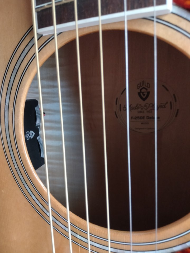 Guild F 250 E Deluxe Blonde de segunda mano · Foto 8 de 9 · Murcia · 500 €