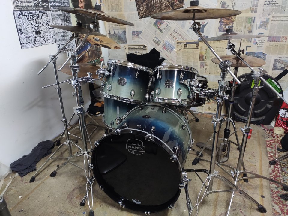Mapex Saturn Renew Teal Blue Fade 22/10/12/16 de segunda mano · Foto 1 de 8 · Barcelona · 990 €