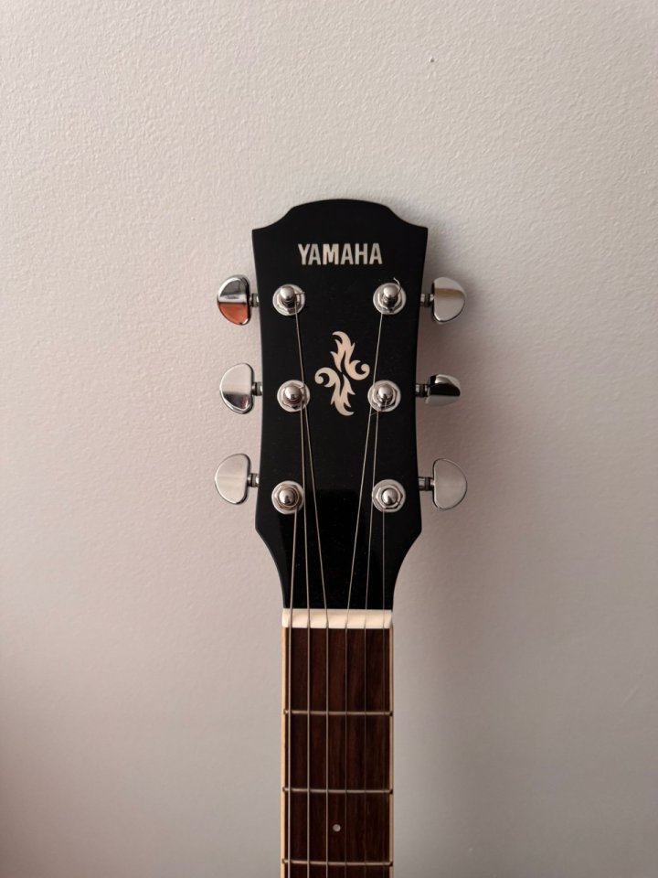 Guitarra Acústica Yamaha APX600