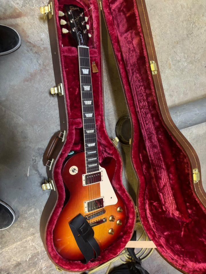 Gibson Les Paul placa standar cherry de segunda mano · Foto 5 de 5 · Madrid