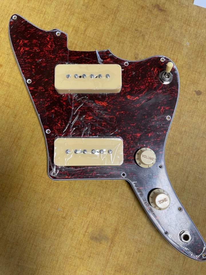 Guitarra estilo jazzmaster de segunda mano · Foto 9 de 9 · Madrid · 120 €
