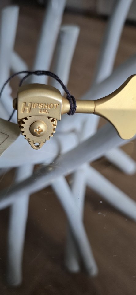 Clavijero para bajo eléctrico de la marca Hipshot