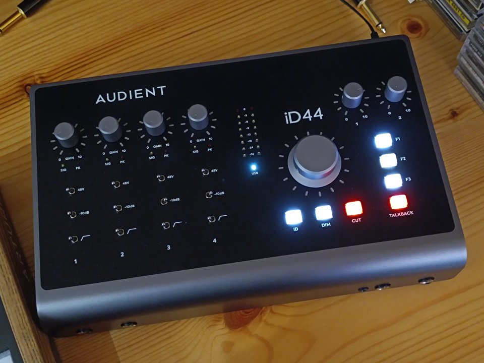Audient iD44 MK2 de segunda mano · Foto 5 de 5 · Cantabria · 395 €