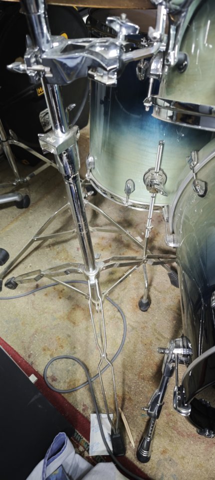 Mapex Saturn Renew Teal Blue Fade 22/10/12/16 de segunda mano · Foto 6 de 8 · Barcelona · 990 €