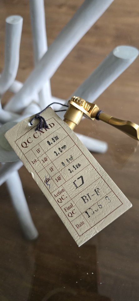 Clavijero para bajo eléctrico de la marca Hipshot