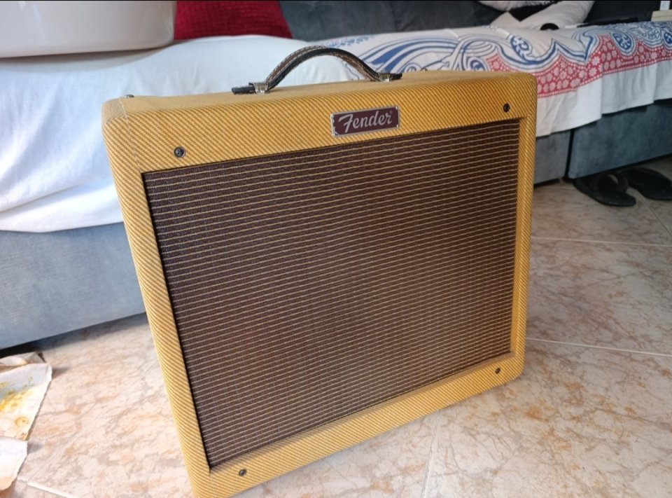 Fender blues junior IV Lacquered tweed edición limitada de segunda mano · Foto 1 de 8 · Badajoz · 600 €