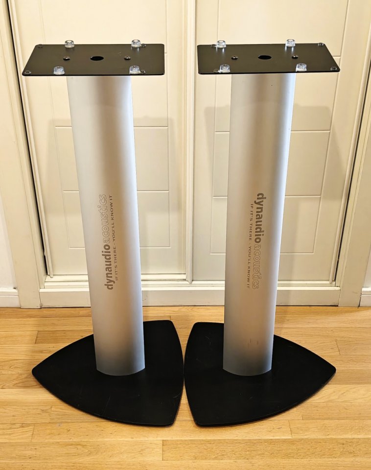 Material de Estudio:  Monitores Hórmon + Etapa + Soportes Dynaudio + Rack