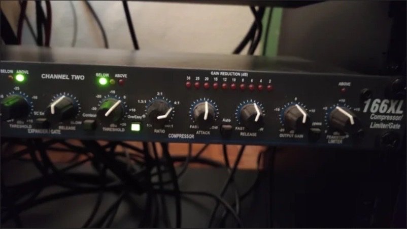 Compresor DBX 166XL de segunda mano · Foto 3 de 4 · Pontevedra · 100 €