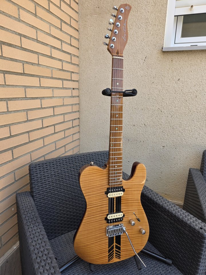 SIRE LARRY CARLTON T7 NATURAL + Estuche foam. de segunda mano · Foto 3 de 10 · Zaragoza · 500 €