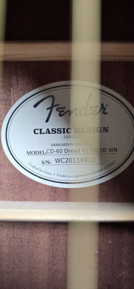 Fender CD60 de segunda mano · Foto 8 de 10 · Madrid · 150 €