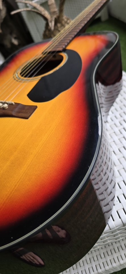 Fender CD60 de segunda mano · Foto 9 de 10 · Madrid · 150 €