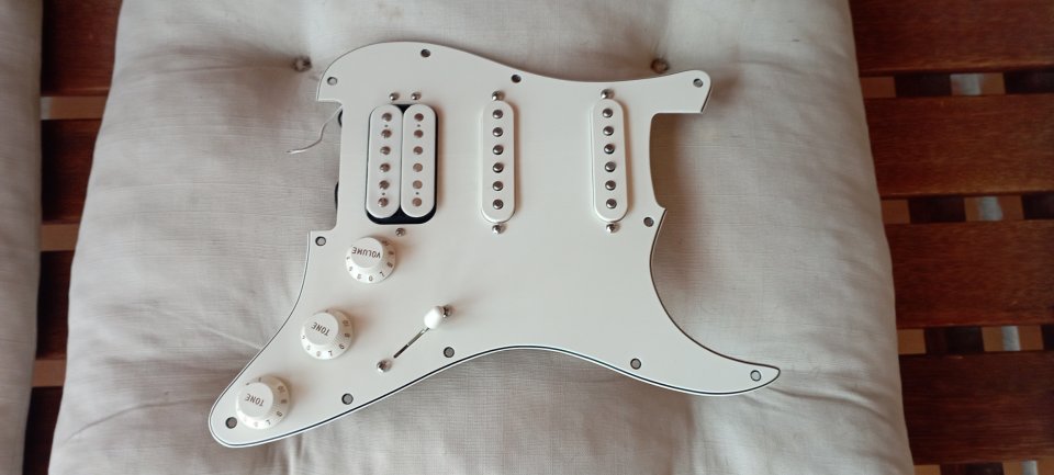 Fender stratocaster buttercream