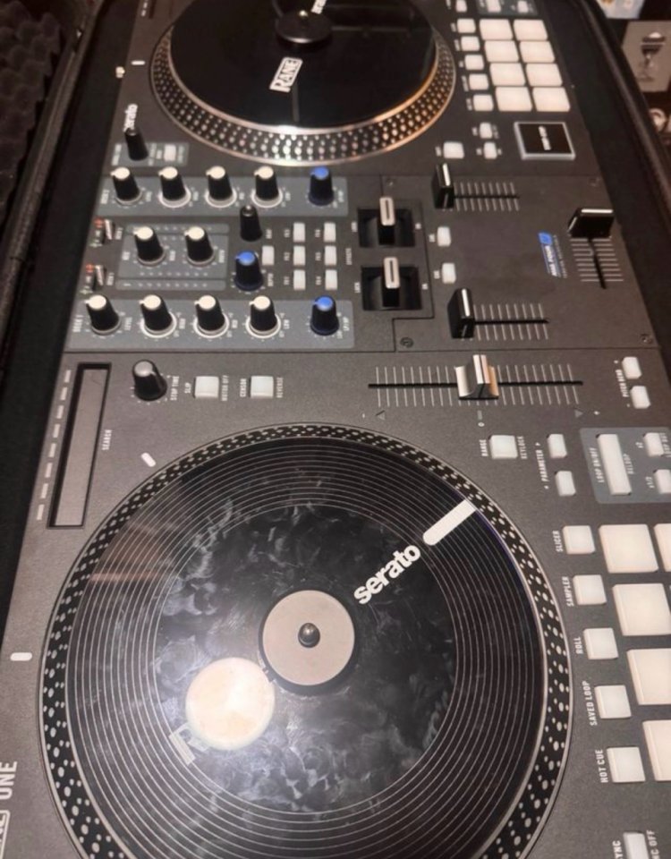 Rane one mk1 + Funda + Decksaver de segunda mano · Foto 5 de 5 · Huelva · 700 €