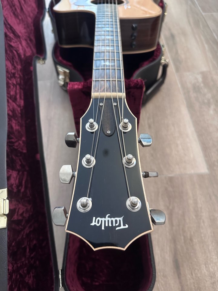 [Vendo] Taylor 810ce USA 2014 – Serie 800 – ES2 – Estado excepcional – Estuche original de segunda mano · Foto 1 de 10 · Madrid · 2450 €
