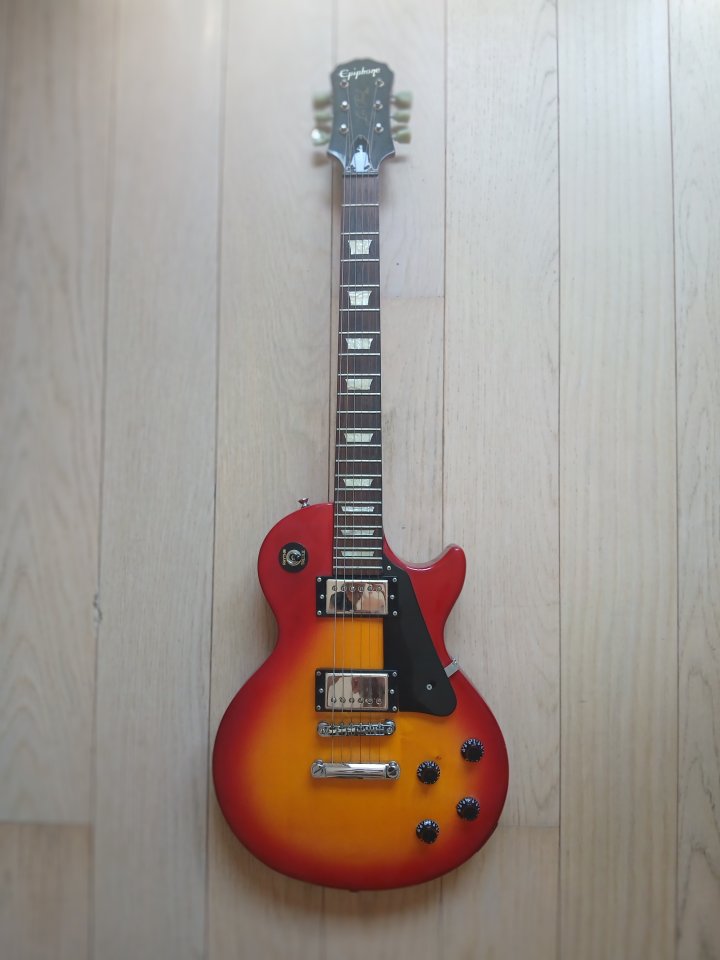 Epiphone Les Paul Studio (Czech Republic)