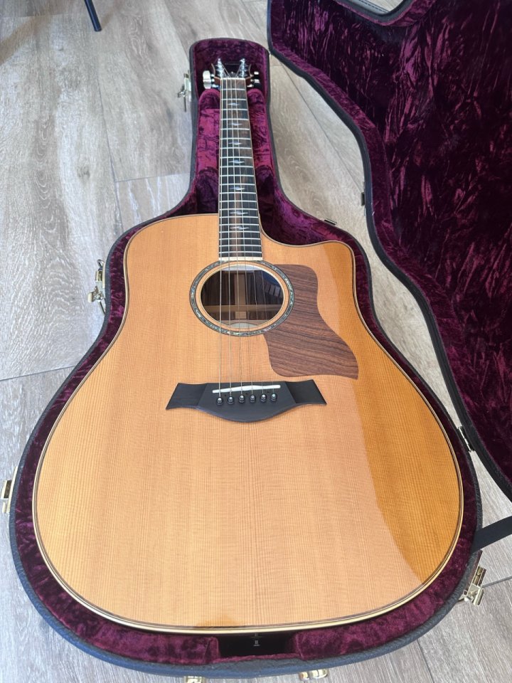 [Vendo] Taylor 810ce USA 2014 – Serie 800 – ES2 – Estado excepcional – Estuche original de segunda mano · Foto 2 de 10 · Madrid · 2450 €