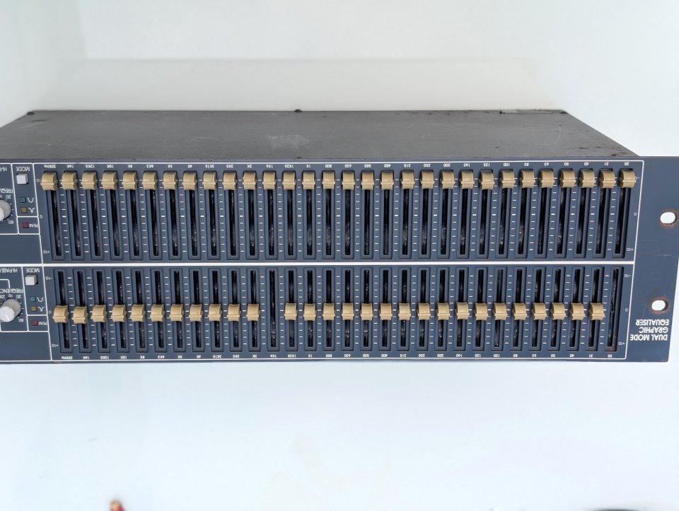 BSS Audio FCS-960 - Ecualizador Dual de 30 bandas - Leyenda analógica