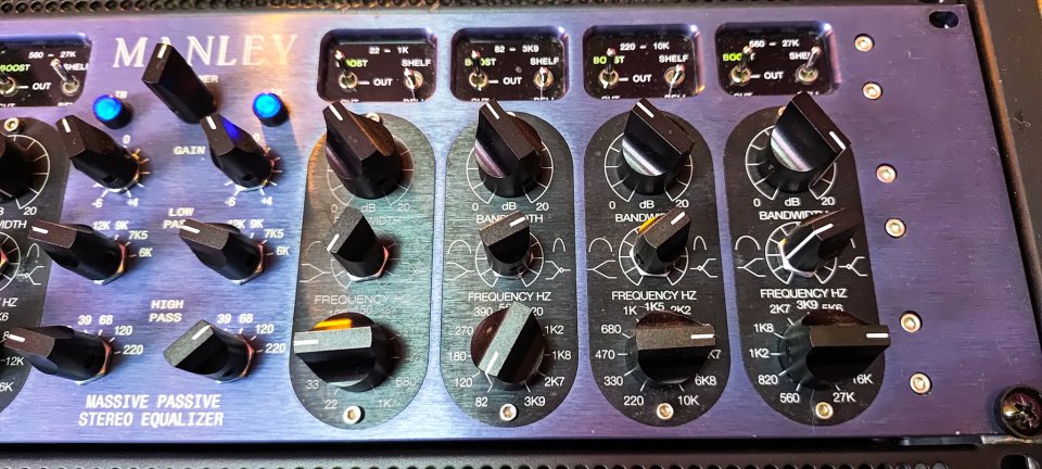 Ecualizador Estéreo a Válvulas Manley Massive Passive – Impecable! de segunda mano · Foto 6 de 10 · Madrid · 3995 €