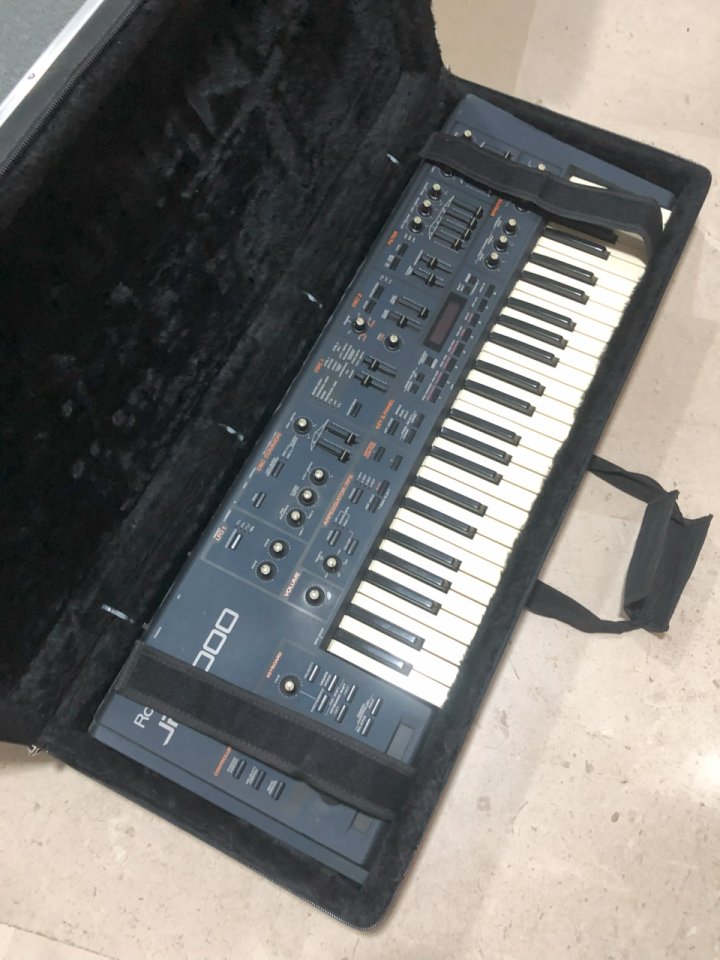 Sintetizador Roland JP-8000