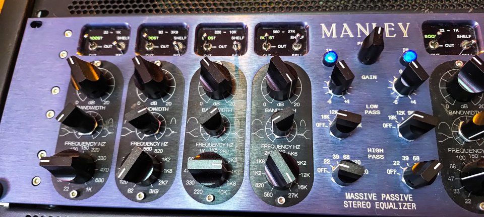Ecualizador Estéreo a Válvulas Manley Massive Passive – Impecable! de segunda mano · Foto 7 de 10 · Madrid · 3995 €