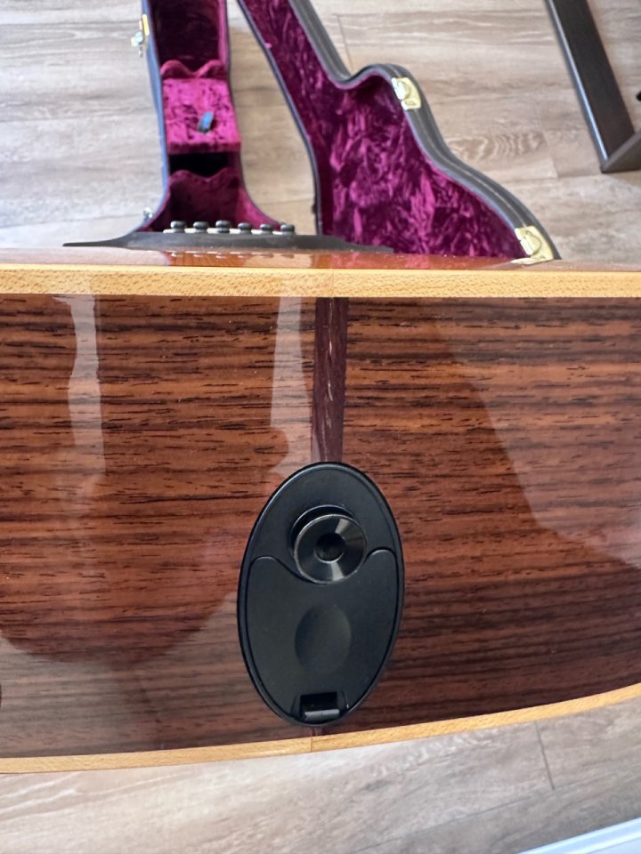 [Vendo] Taylor 810ce USA 2014 – Serie 800 – ES2 – Estado excepcional – Estuche original de segunda mano · Foto 9 de 10 · Madrid · 2450 €