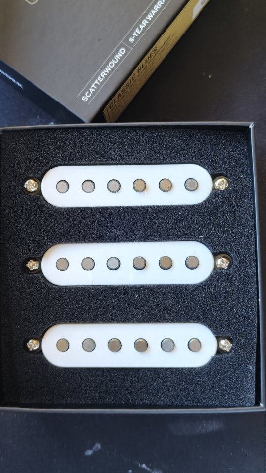 Tonerider Classic Blues Set Stratocaster de segunda mano · Foto 1 de 3 · Madrid · 95 €